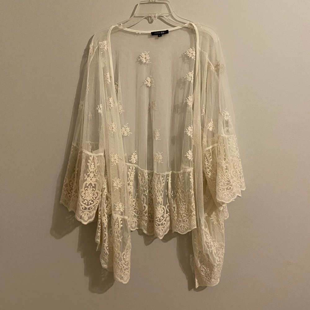 Paper Moon Pollyanne Lace Kimono